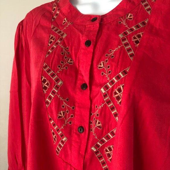 Knox Rose red top w/unique embroidery design. XXL. - Picture 7 of 8